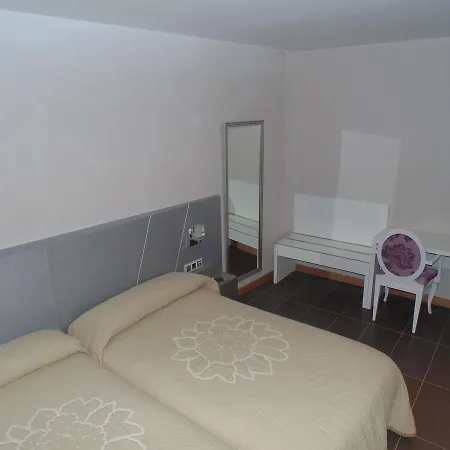 Hotel Ribera De Langa 2*